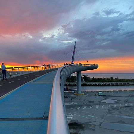 Apartmán Direttamente Sul Lungomare Pescara Exteriér fotografie